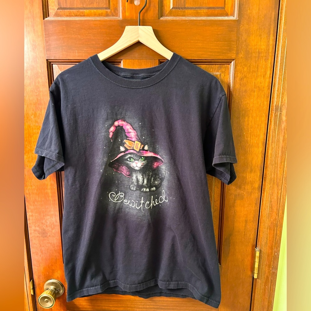 INK INC Cute Bewitched Halloween Kitty graphic tee. Size L.